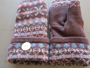 DIY sweater mitten tutorial