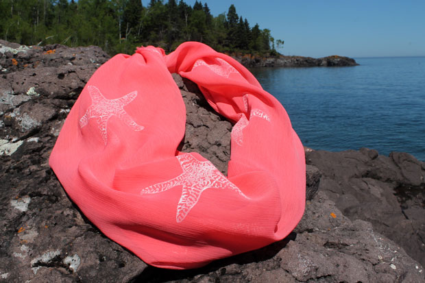 The Renegade Seamstress shows you how to make your own starfish scarf