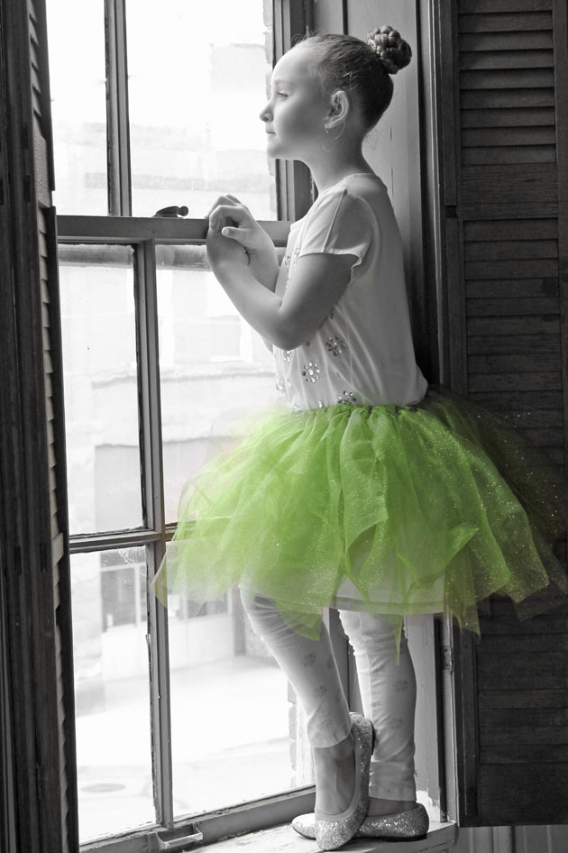 tutu-Color-Pop-window