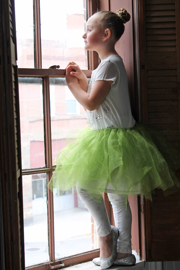 tutu-window-2