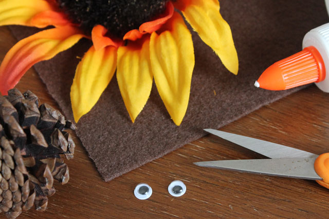 Pinecone-Turkey-materials-needed