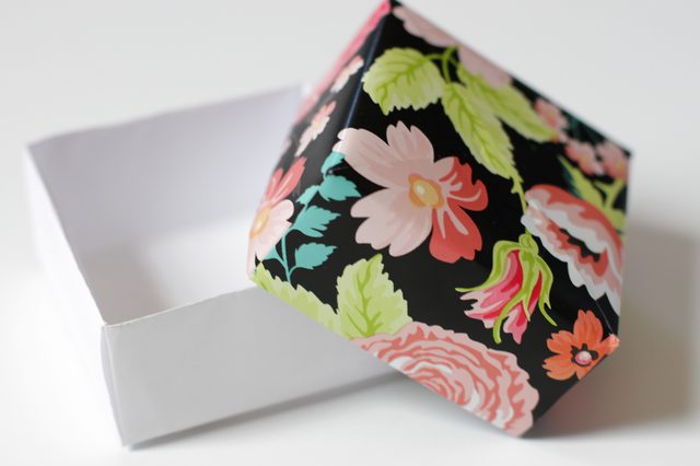New One Minute Video: How to Make Small Paper Boxes | The Renegade ...