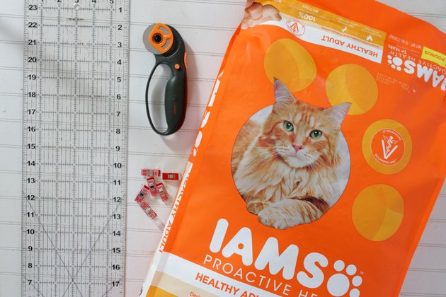 DIY Reusable Grocery Bags From Pet Food Sacks
