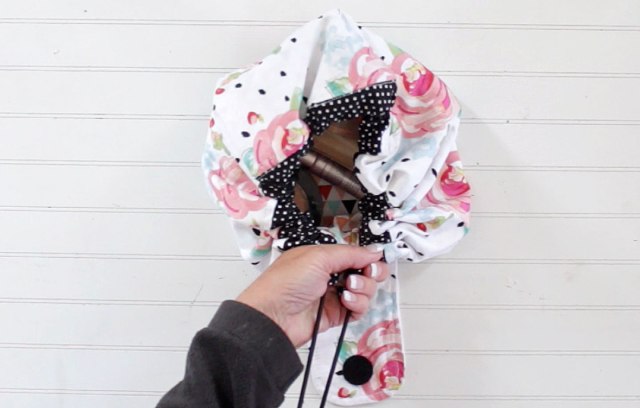 DIY round drawstring makeup bag