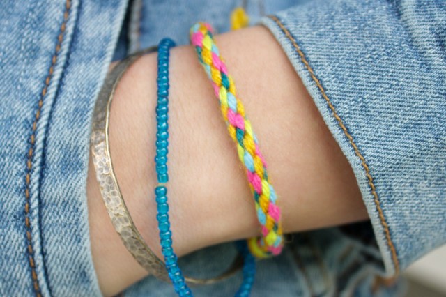DIY cardboard loom bracelet