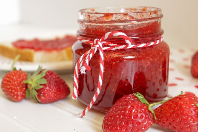 how to make and preserve strawberry jam
