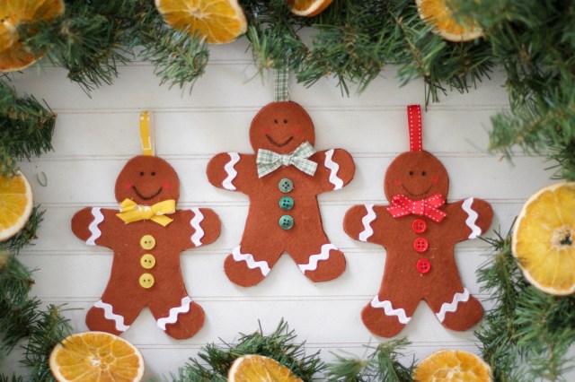 diy felt gingerbread men