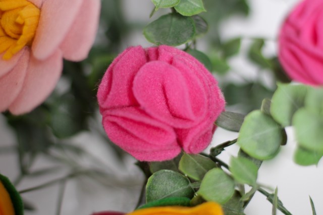 finished diy felt flower bouquet