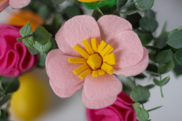finished diy felt flower bouquet