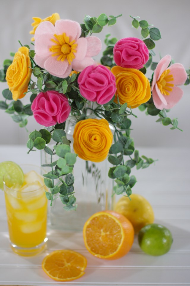finished diy felt flower bouquet