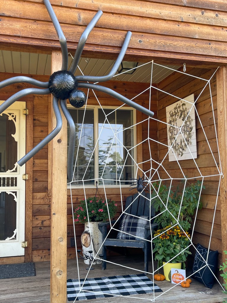 DIY Giant Spider Halloween Decoration