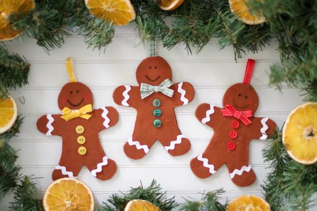 DIY Felt Gingerbread Men Ornaments